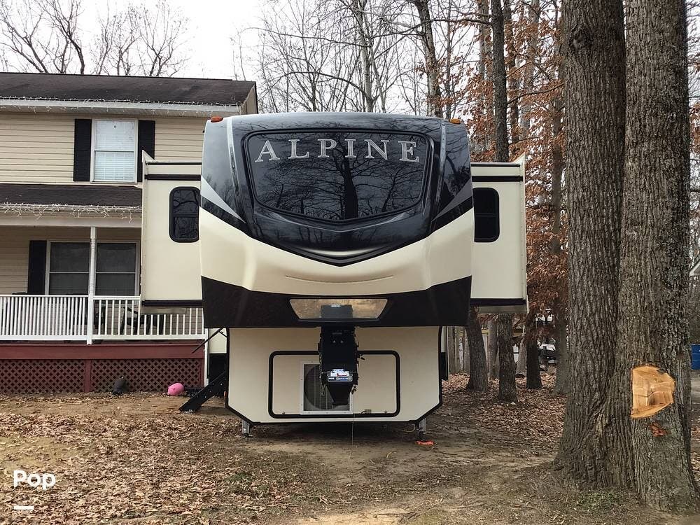 2020 Keystone Alpine 3701FL - Used Fifth Wheel For Sale by Pop RVs in King George, Virginia features Air Conditioning, Leveling Jacks, Slideout, Awning