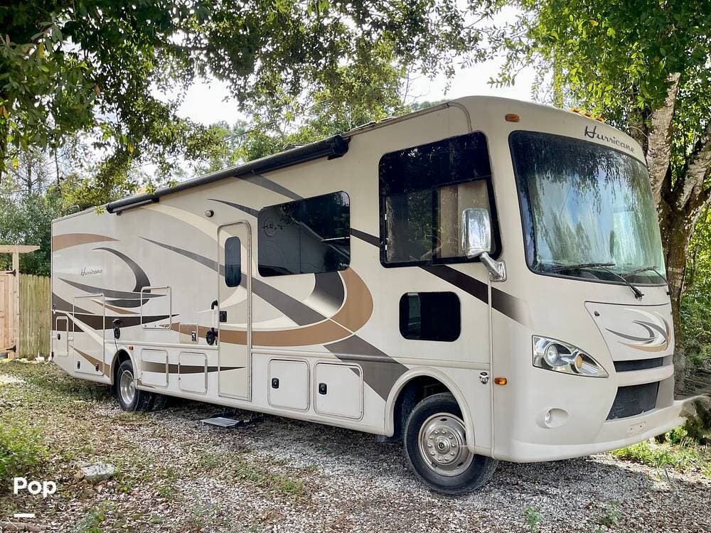 2016 Thor Motor Coach Hurricane 34J - Used Class A For Sale by Pop RVs in Vero Beach, Florida features Awning, Generator, Leveling Jacks, Slideout, Air Conditioning