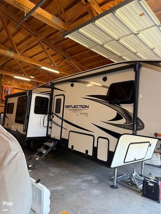 2022 Grand Design Reflection 311BHS - Used Fifth Wheel For Sale by Pop RVs in Albany, Oregon features Awning, Air Conditioning, Leveling Jacks, Slideout