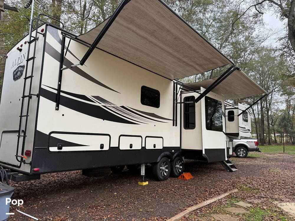Used 2019 Keystone Alpine 3700FL available in Winona, Texas