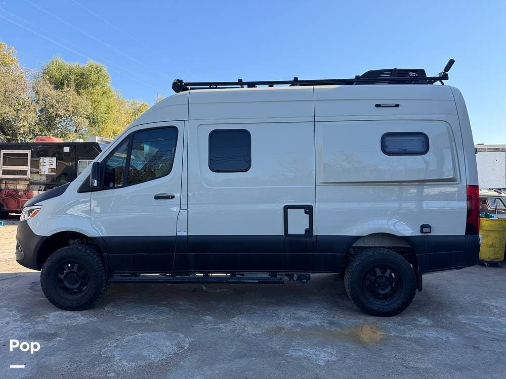 2022 Winnebago Revel 44E 4X4 - Used Class B For Sale by Pop RVs in Dallas, Texas features Air Conditioning