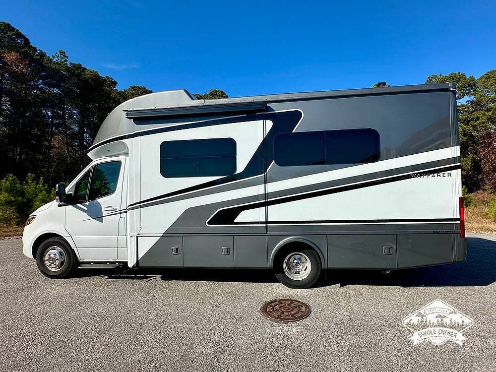 2024 Tiffin Wayfarer 25JW - Used Class C For Sale by Pop RVs in Myrtle Beach, South Carolina features Awning, Slideout, Generator, Leveling Jacks, Air Conditioning