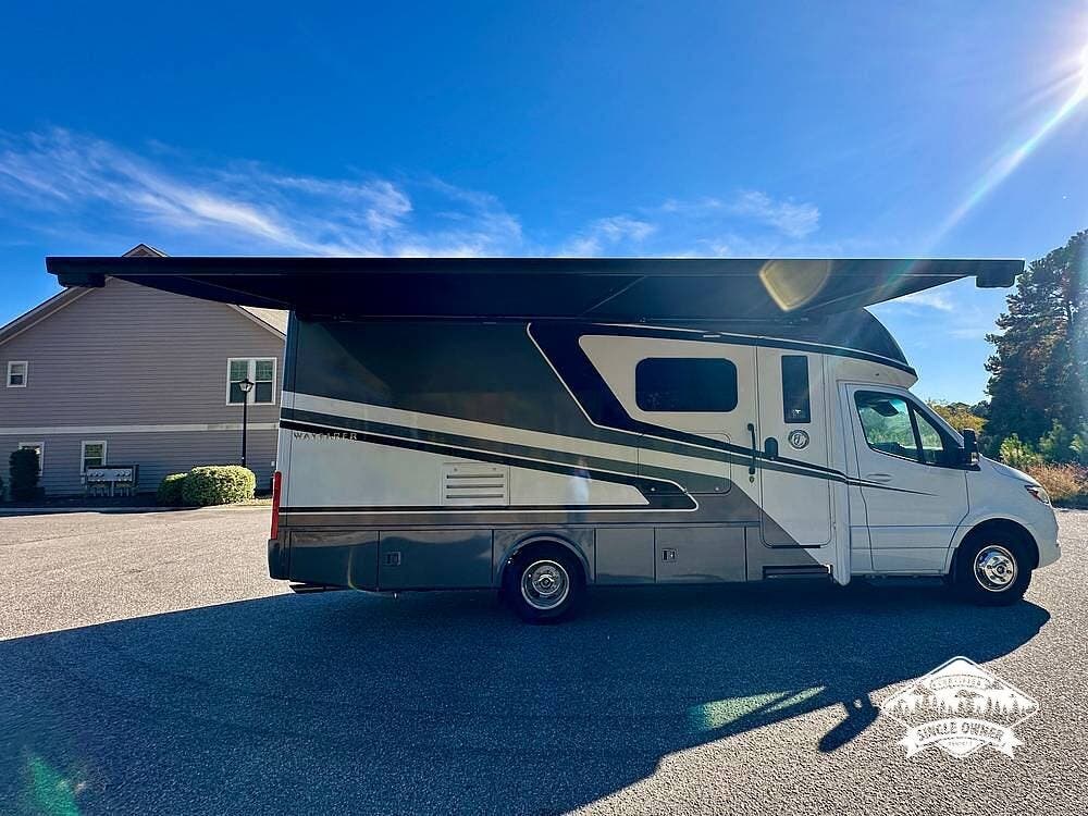 2024 Tiffin Wayfarer 25JW - Used Class C For Sale by Pop RVs in Myrtle Beach, South Carolina features Generator, Leveling Jacks, Air Conditioning, Slideout, Awning