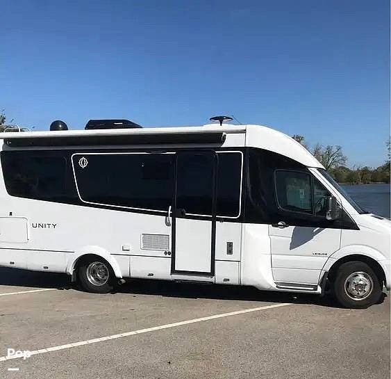 2018 Unity U24TB by Leisure Travel from Pop RVs in Northfield, Illinois