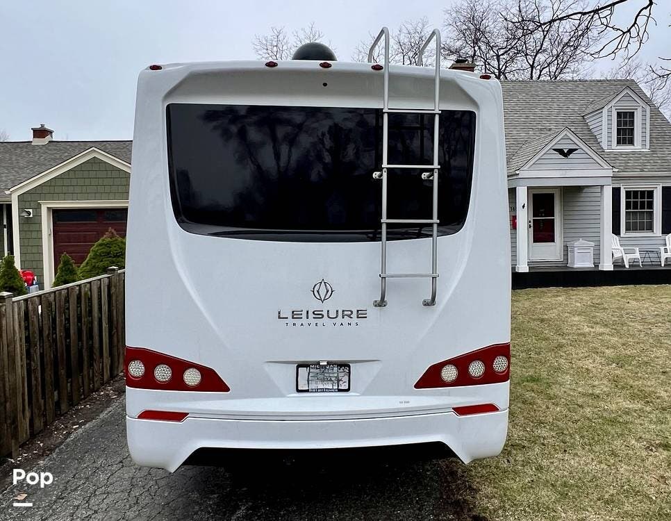 2018 Unity U24TB by Leisure Travel from Pop RVs in Northfield, Illinois