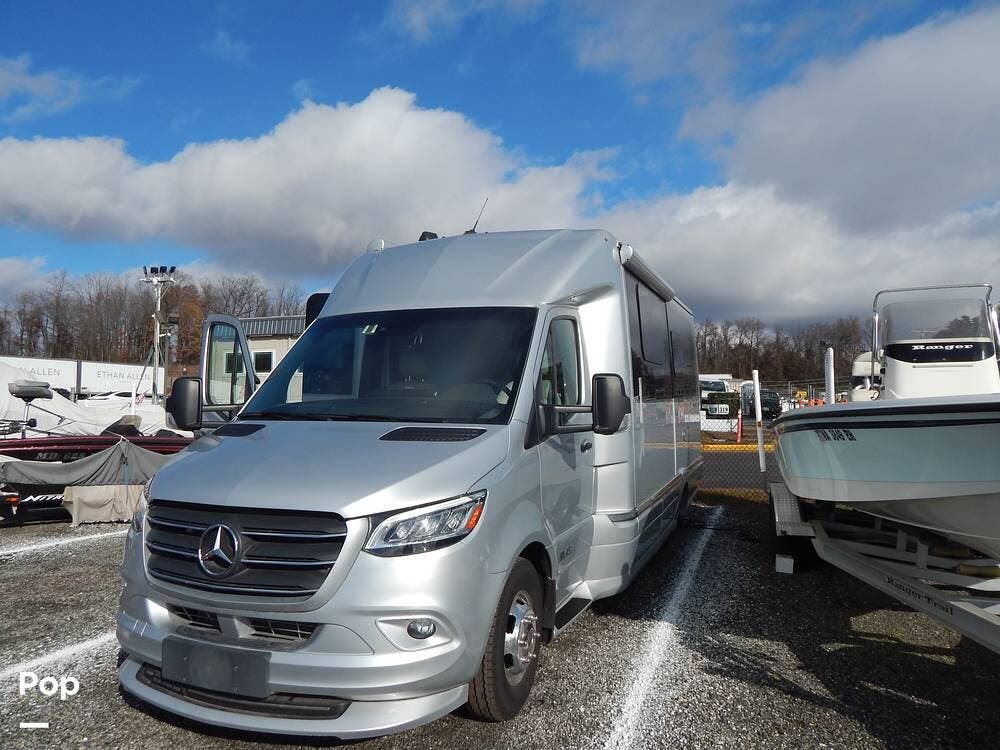 2022 Airstream Atlas Murphy Suite - Used Class B For Sale by Pop RVs in Lorton, Virginia features Air Conditioning, Slideout, Awning, Generator, Leveling Jacks