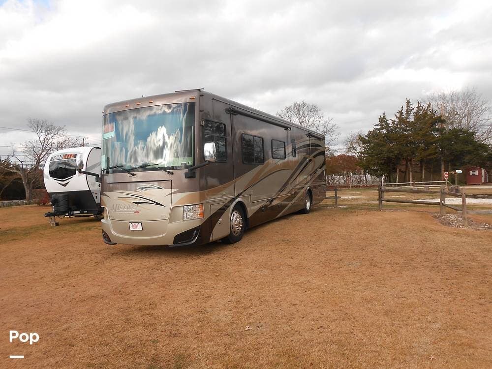 2013 Tiffin Allegro Red 38QBA - Used Diesel Pusher For Sale by Pop RVs in Cape May Court House, New Jersey features Slideout, Generator, Air Conditioning