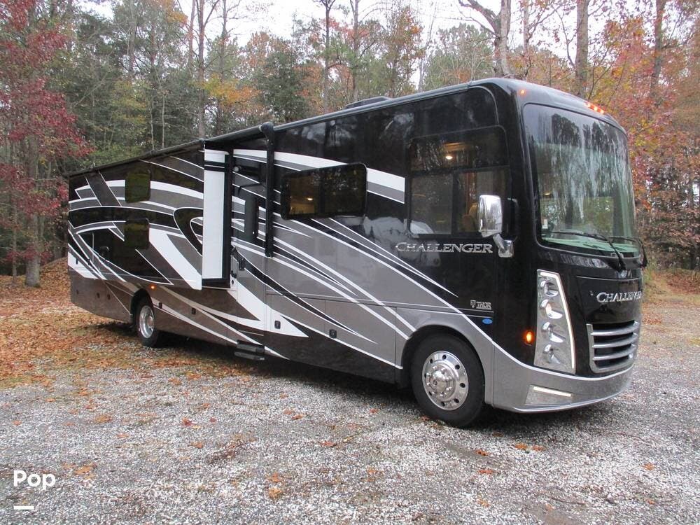 2022 Challenger 37DS by Thor Motor Coach from Pop RVs in Harbeson, Delaware