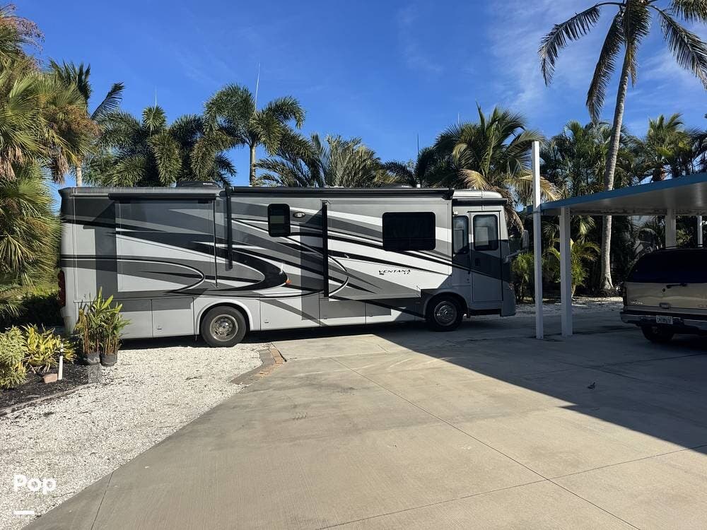 2016 Ventana 3436 by Newmar from Pop RVs in Palmetto, Florida