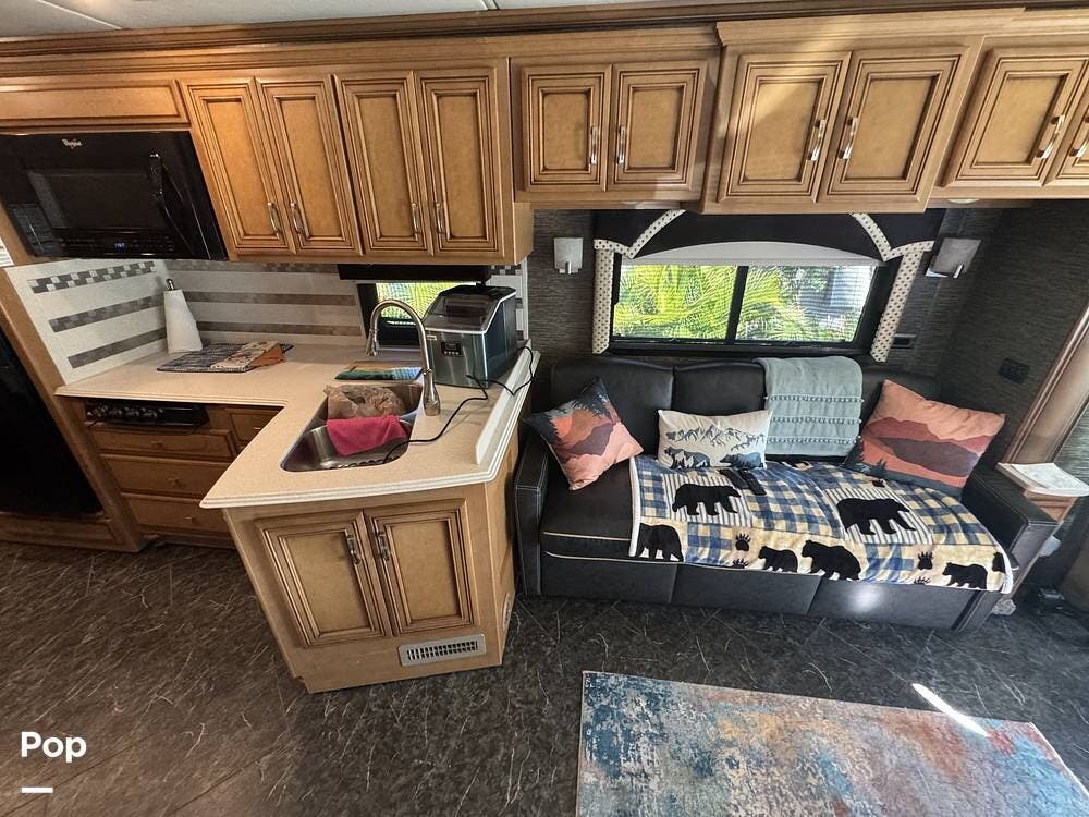 Used 2016 Newmar Ventana 3436 available in Palmetto, Florida