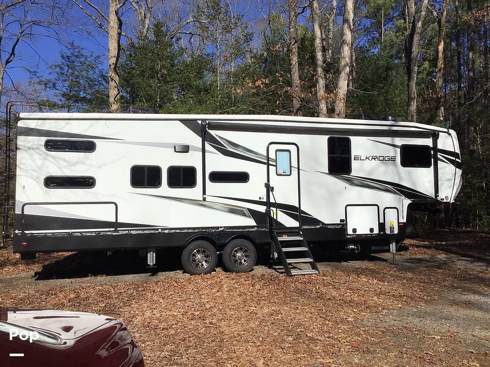 Used 2022 Heartland ElkRidge 33BHS available in Mineral, Virginia