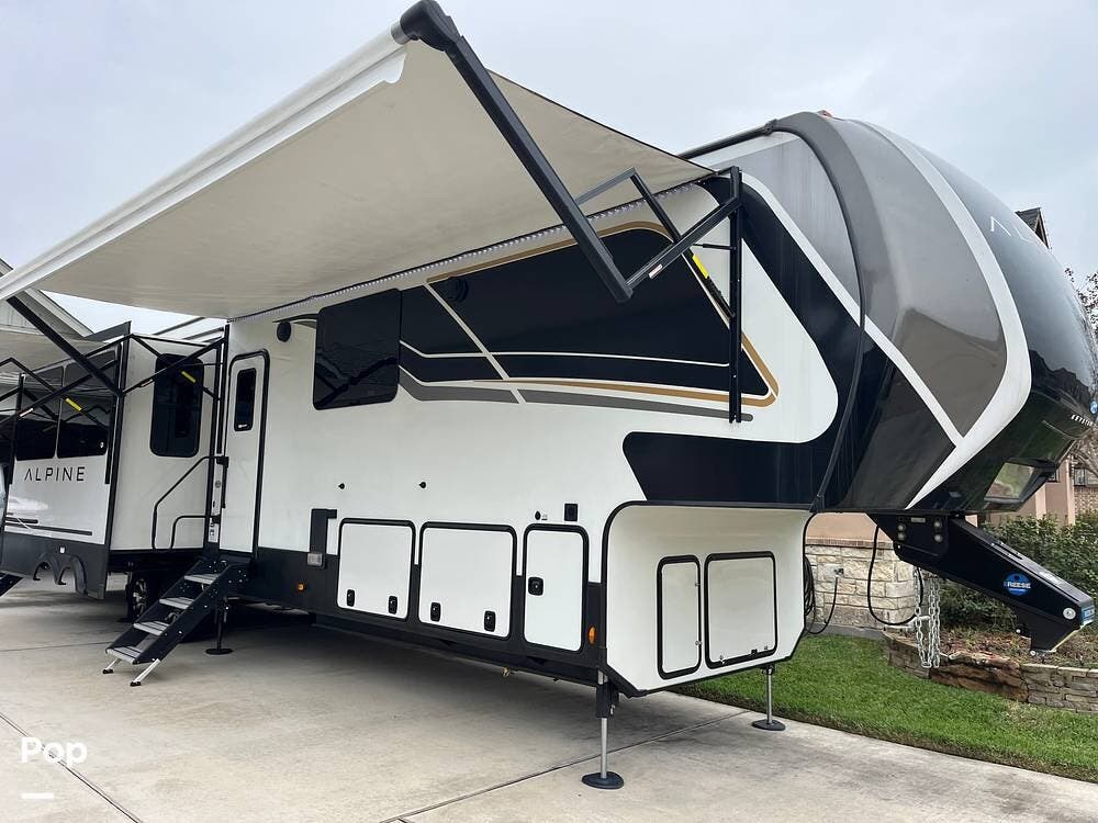 2024 Alpine 3910RK by Keystone from Pop RVs in Deer Park, Texas