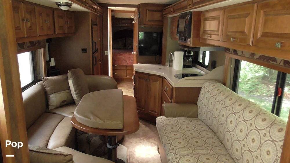 2013 Tiffin Allegro Breeze 32BR - Used Diesel Pusher For Sale by Pop RVs in Bayville, New Jersey features Air Conditioning, Generator, Awning, Slideout