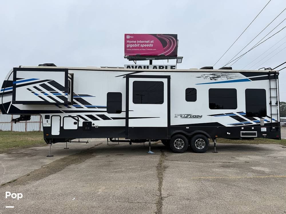 Used 2022 Keystone Fuzion 379 available in Tyler, Texas