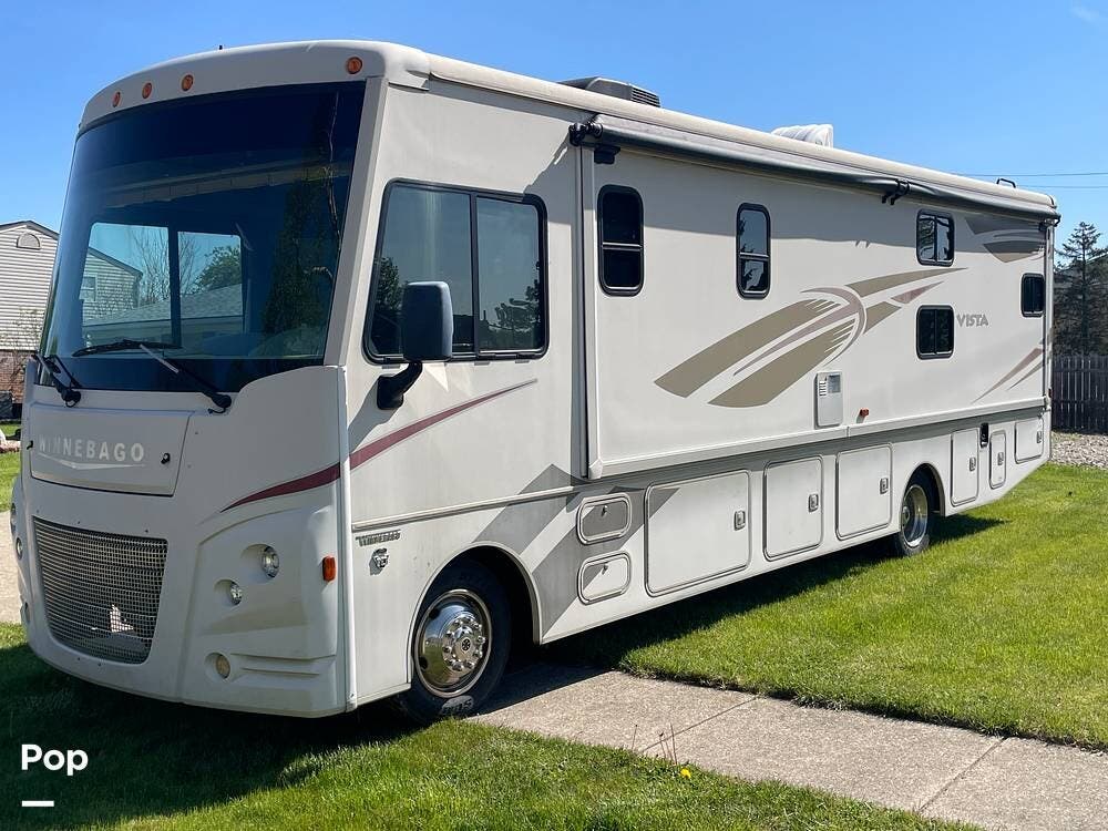 2017 Vista 31BE by Winnebago from Pop RVs in Utica, Michigan