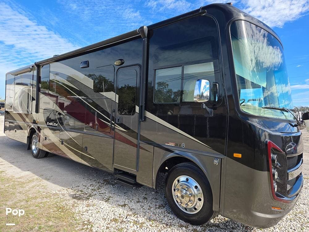 2020 Entegra Coach Emblem 36U - Used Class A For Sale by Pop RVs in Largo, Florida features Generator, Leveling Jacks, Slideout, Awning, Air Conditioning