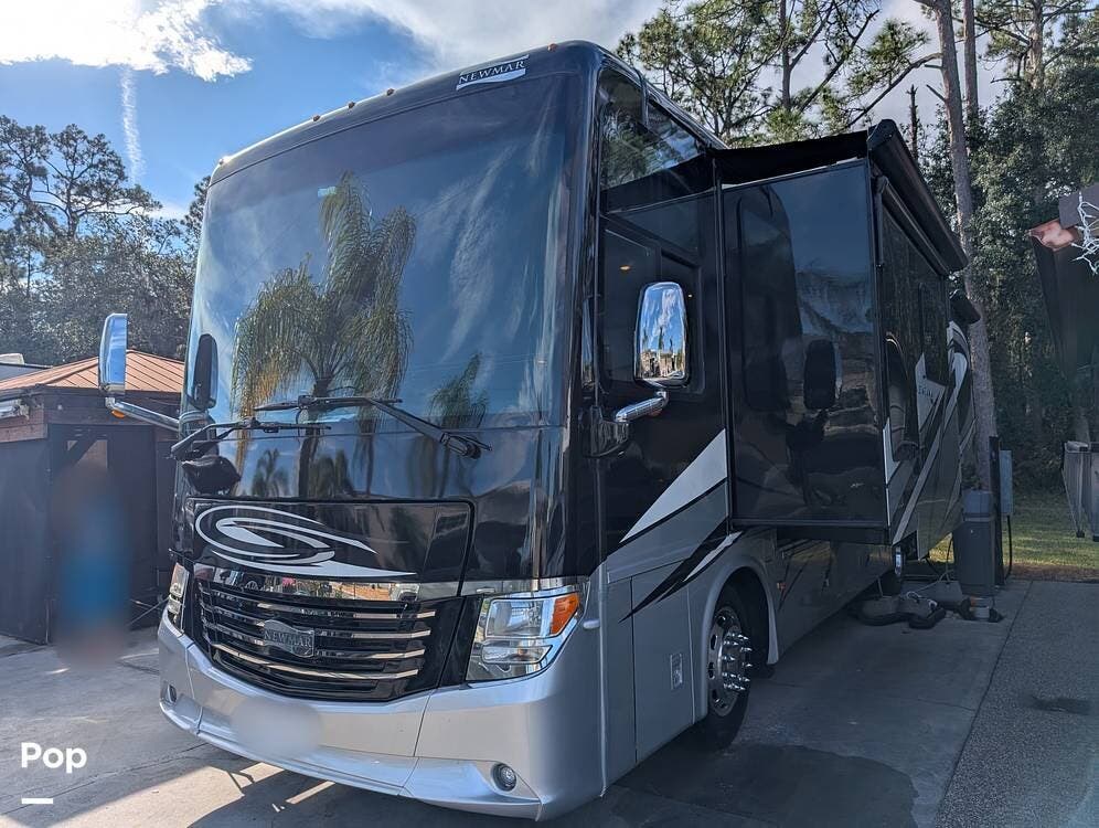 Used 2017 Newmar Ventana 3412 available in St. Cloud, Florida