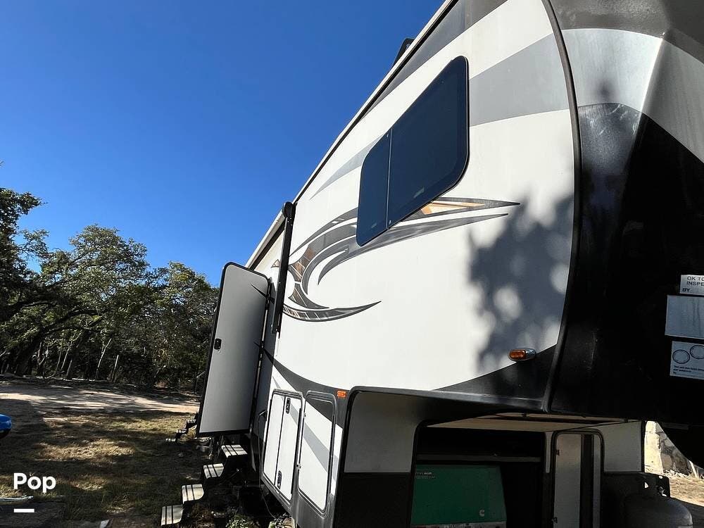 2017 Forest River XLR Thunderbolt - Used Toy Hauler For Sale by Pop RVs in Blanco, Texas features Leveling Jacks, Awning, Air Conditioning, Generator, Slideout