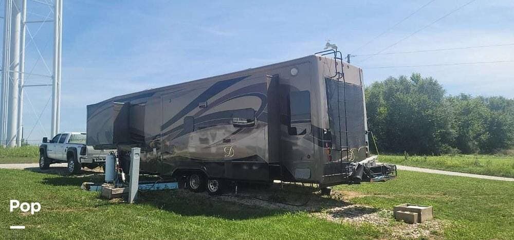 Used 2014 DRV Mobile Suites 38RSSA available in Harrisonville, Missouri