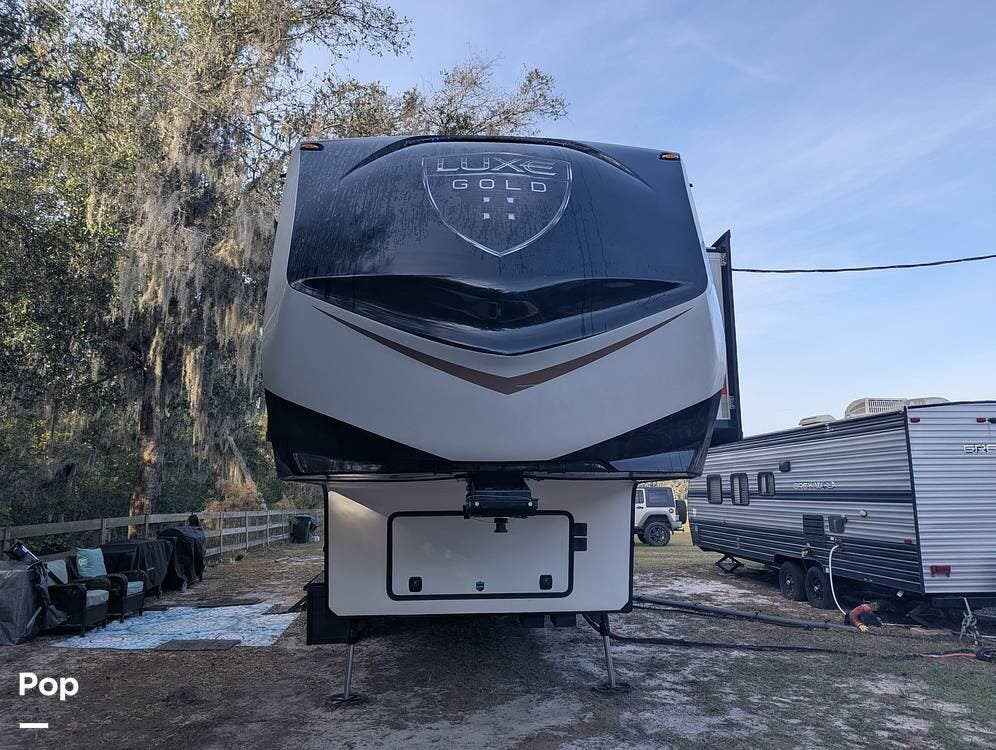 Used 2018 Luxe Gold 41GMD available in Lithia, Florida