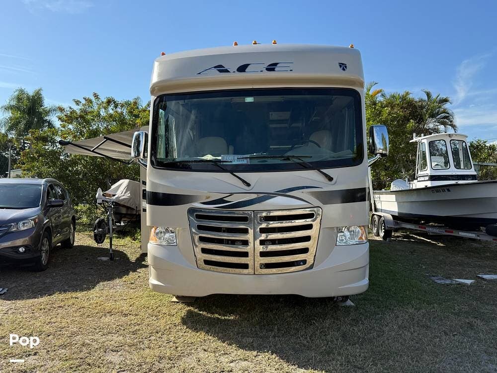 2015 Thor Motor Coach A.C.E. 27.1 - Used Class A For Sale by Pop RVs in Sebastian, Florida features Air Conditioning, Slideout, Leveling Jacks, Awning, Generator