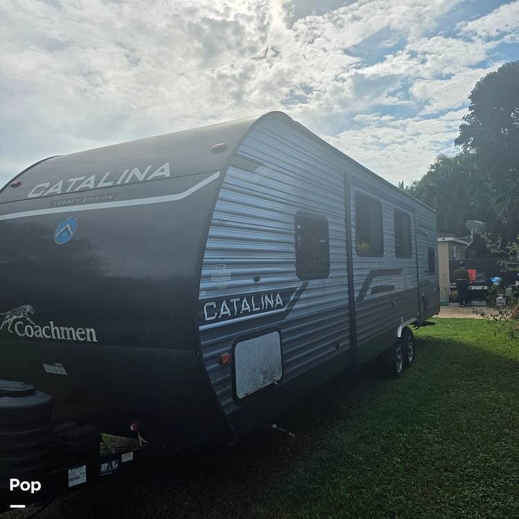 2024 Coachmen Catalina 293QBCK - Used Travel Trailer For Sale by Pop RVs in Miami, Florida features Air Conditioning, Awning, Leveling Jacks, Slideout