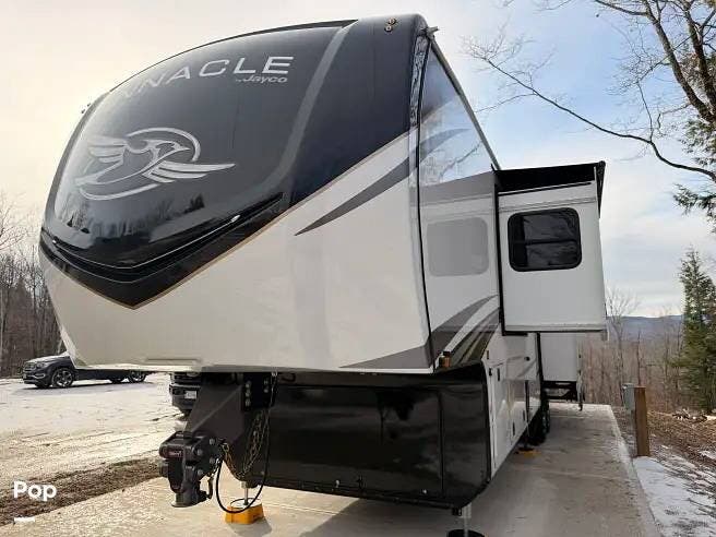2025 Pinnacle 36FBTS by Jayco from Pop RVs in Roxbury, Maine