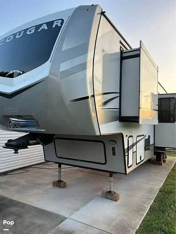 2023 Keystone Cougar 364BHL - Used Fifth Wheel For Sale by Pop RVs in Culloden, West Virginia features Awning, Air Conditioning, Leveling Jacks, Slideout