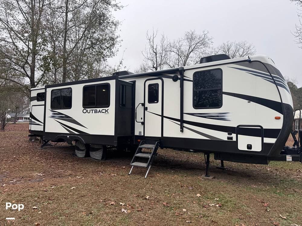 2021 Keystone Outback 340BH - Used Travel Trailer For Sale by Pop RVs in Parkton, North Carolina features Awning, Air Conditioning, Slideout, Leveling Jacks