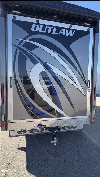 2021 Outlaw 38KB by Thor Motor Coach from Pop RVs in Escondido, California