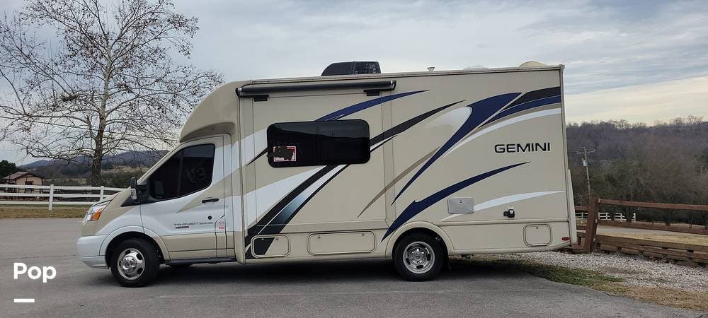 2019 Thor Motor Coach Gemini 23TK - Used Class C For Sale by Pop RVs in Loudon, Tennessee features Generator, Slideout, Air Conditioning, Awning