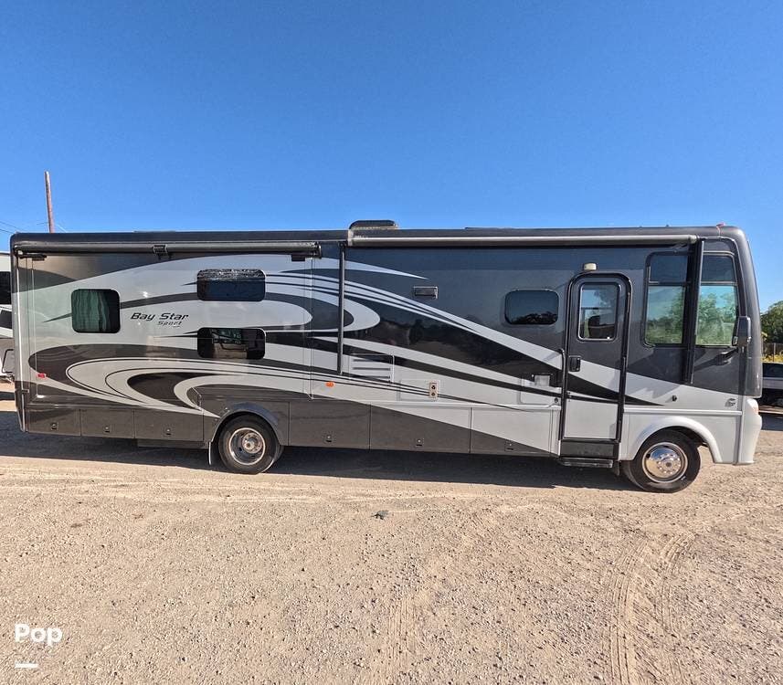 2016 Bay Star Sport 3306 by Newmar from Pop RVs in Lake View Terrace, California