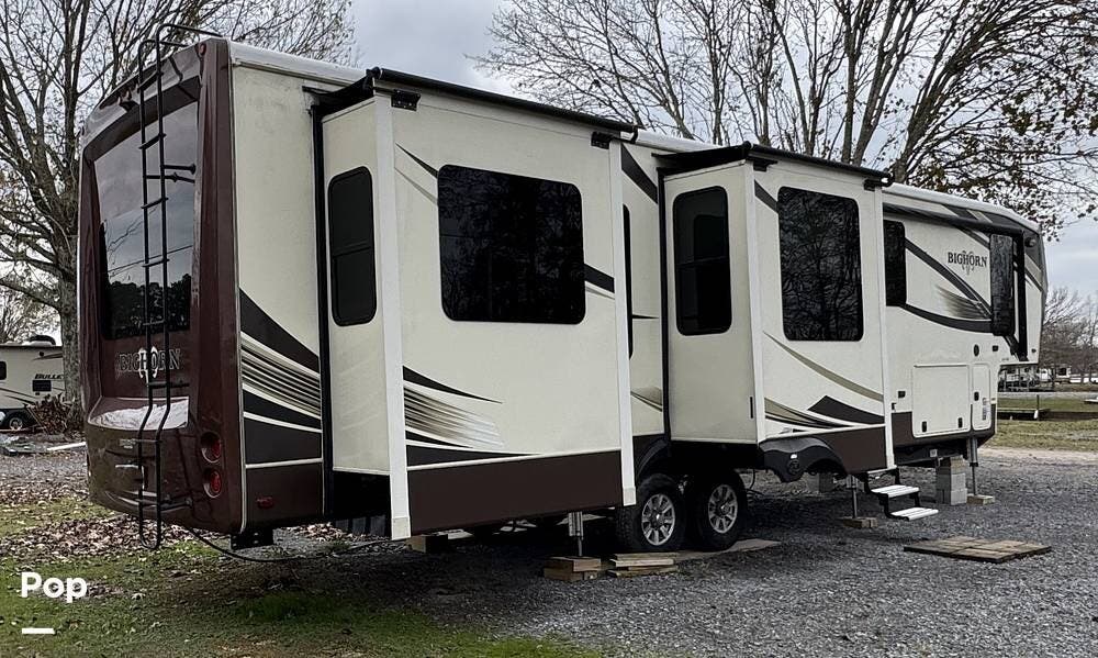 2017 Heartland Bighorn 3970RD - Used Fifth Wheel For Sale by Pop RVs in Centre, Alabama features Awning, Leveling Jacks, Slideout, Air Conditioning