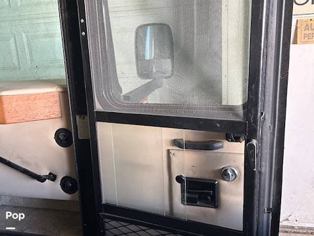 2006 Tiffin Phaeton 40QDH - Used Diesel Pusher For Sale by Pop RVs in Dallas, Texas features Air Conditioning, Slideout, Generator