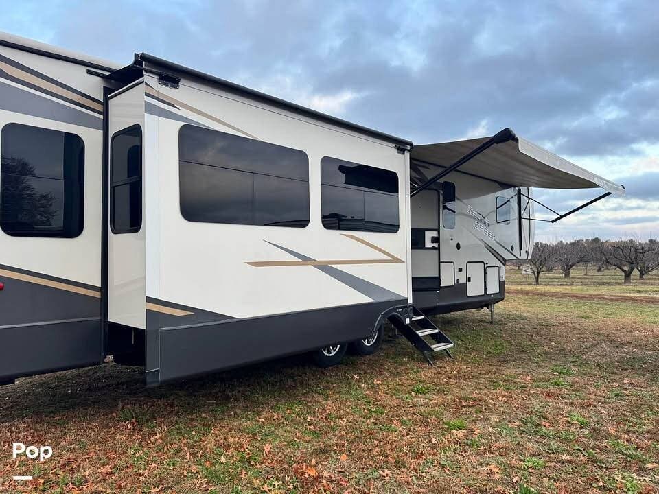 2021 Forest River Cedar Creek 377BH - Used Fifth Wheel For Sale by Pop RVs in Glassboro, New Jersey features Slideout, Leveling Jacks, Air Conditioning, Awning