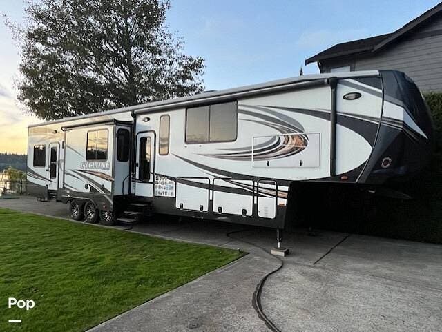2016 Heartland Cyclone 4150 - Used Toy Hauler For Sale by Pop RVs in Seatac, Washington features Slideout