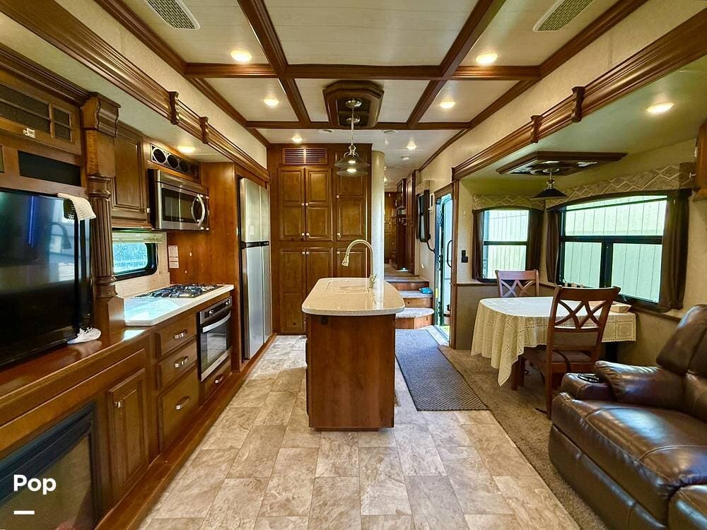 2018 Heartland Bighorn 3270RS - Used Fifth Wheel For Sale by Pop RVs in Olympia, Washington features Air Conditioning, Awning, Slideout, Leveling Jacks