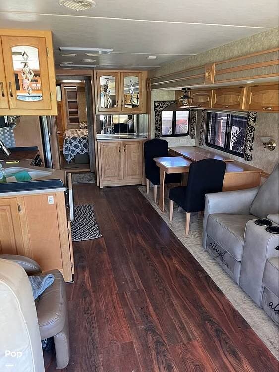 2005 Dutch Star 3810 by Newmar from Pop RVs in Lake Charles, Louisiana