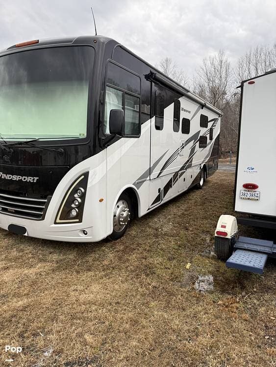 2024 Thor Motor Coach Windsport 34J - Used Class A For Sale by Pop RVs in Haymarket, Virginia features Generator, Leveling Jacks, Air Conditioning, Awning, Slideout