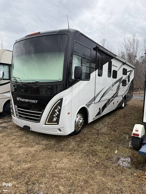 2024 Thor Motor Coach Windsport 34J - Used Class A For Sale by Pop RVs in Haymarket, Virginia features Slideout, Generator, Leveling Jacks, Awning, Air Conditioning