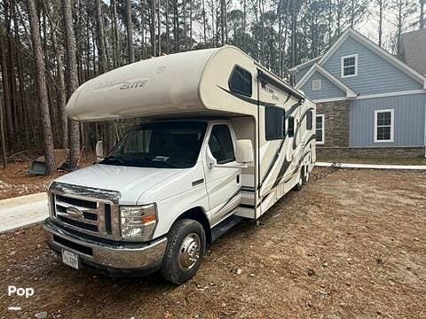 2014 Thor Motor Coach Freedom Elite 28H - Used Class C For Sale by Pop RVs in Carrollton, Virginia features Awning, Generator, Slideout, Air Conditioning