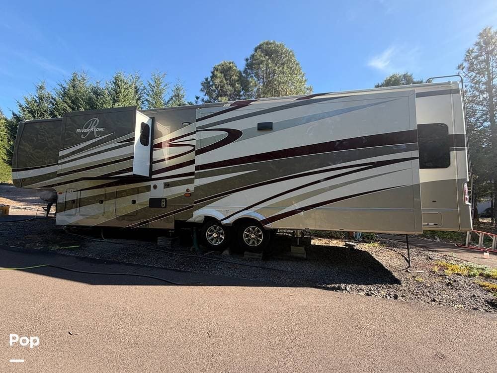 2016 Forest River RiverStone Legacy 38FB - Used Fifth Wheel For Sale by Pop RVs in West Linn, Oregon features Leveling Jacks, Air Conditioning, Slideout, Awning
