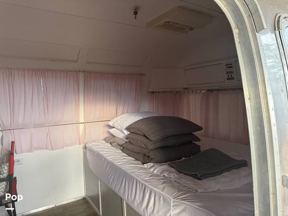 1977 Sovereign 31 by Airstream from Pop RVs in Mineral Bluff, Georgia