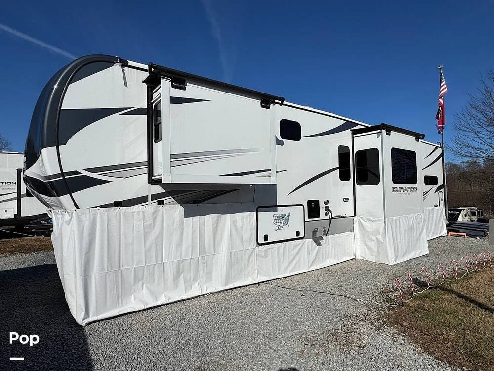 2025 K-Z Durango Gold G391RKF - Used Fifth Wheel For Sale by Pop RVs in Hendersonville, North Carolina features Leveling Jacks, Slideout, Awning, Air Conditioning