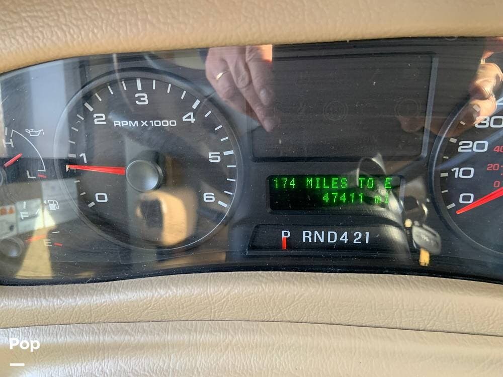 2017 Thor Motor Coach Challenger 37TB - Used Class A For Sale by Pop RVs in Georgetown, Kentucky features Air Conditioning, Awning, Leveling Jacks, Generator, Slideout