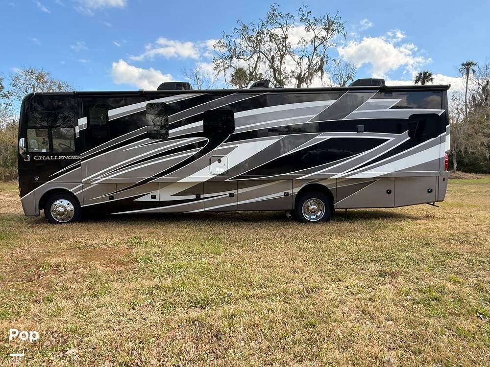 2023 Thor Motor Coach Challenger 36FA - Used Class A For Sale by Pop RVs in Okeechobee, Florida features Slideout