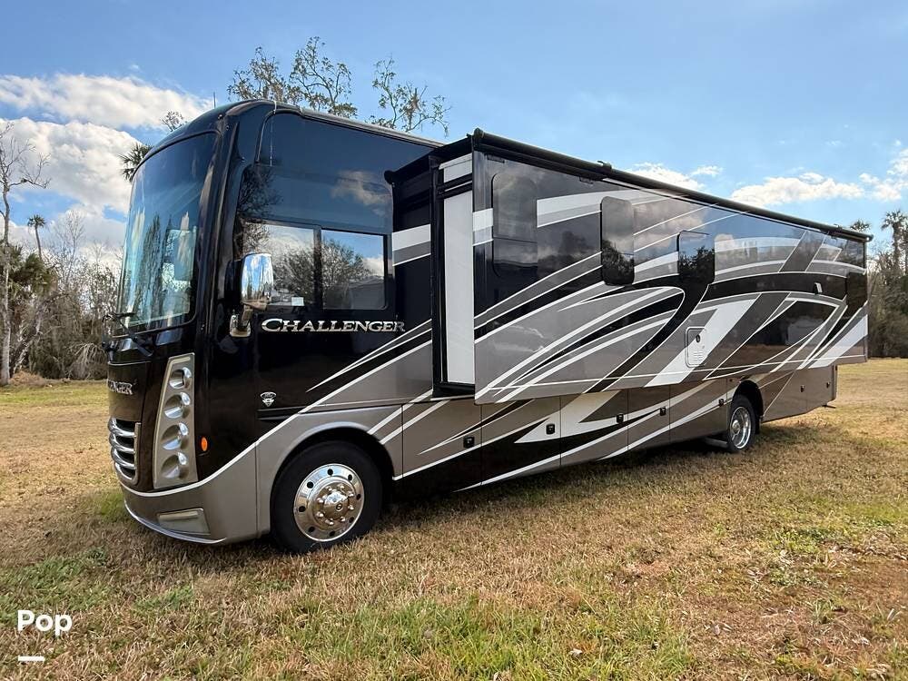 2023 Thor Motor Coach Challenger 36FA - Used Class A For Sale by Pop RVs in Okeechobee, Florida features Generator, Leveling Jacks, Air Conditioning, Slideout, Awning