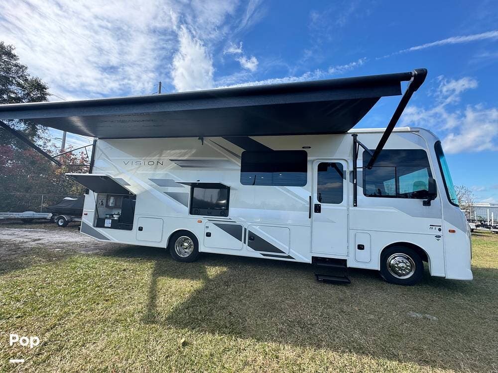 2025 Entegra Coach Vision 29S - Used Class A For Sale by Pop RVs in Wildwood, Florida features Slideout