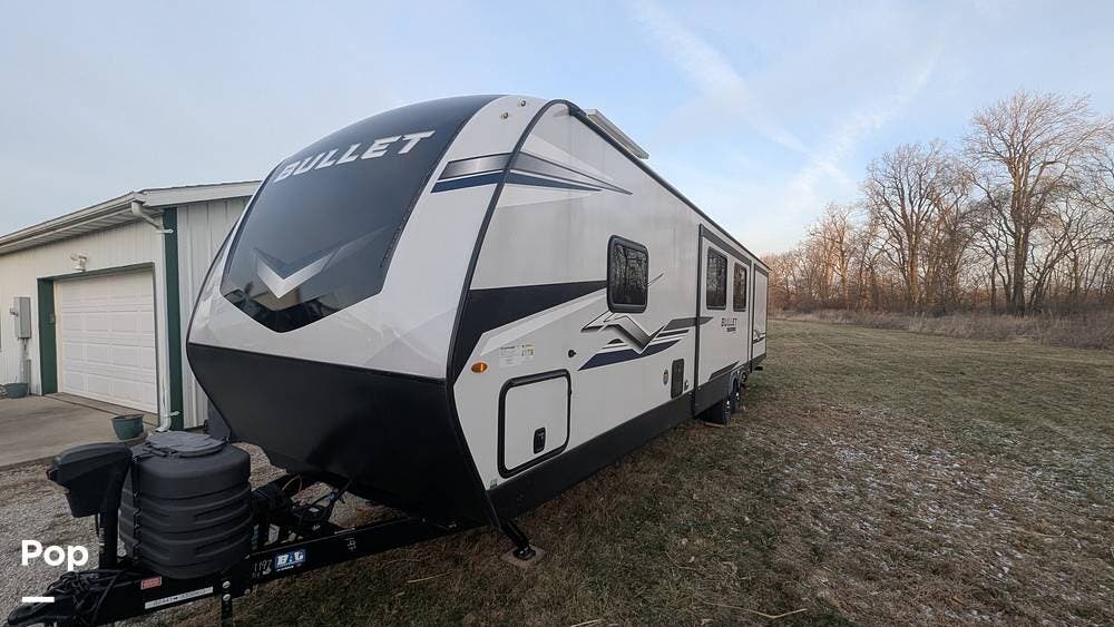 2024 Bullet 330BKQ by Keystone from Pop RVs in Muncie, Indiana