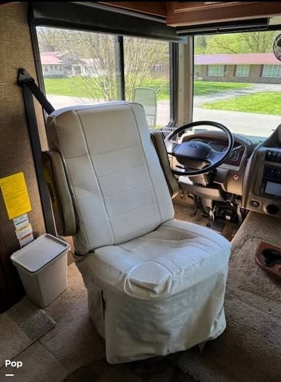 2014 Bounder 35K by Fleetwood from Pop RVs in Glenwood, Maryland